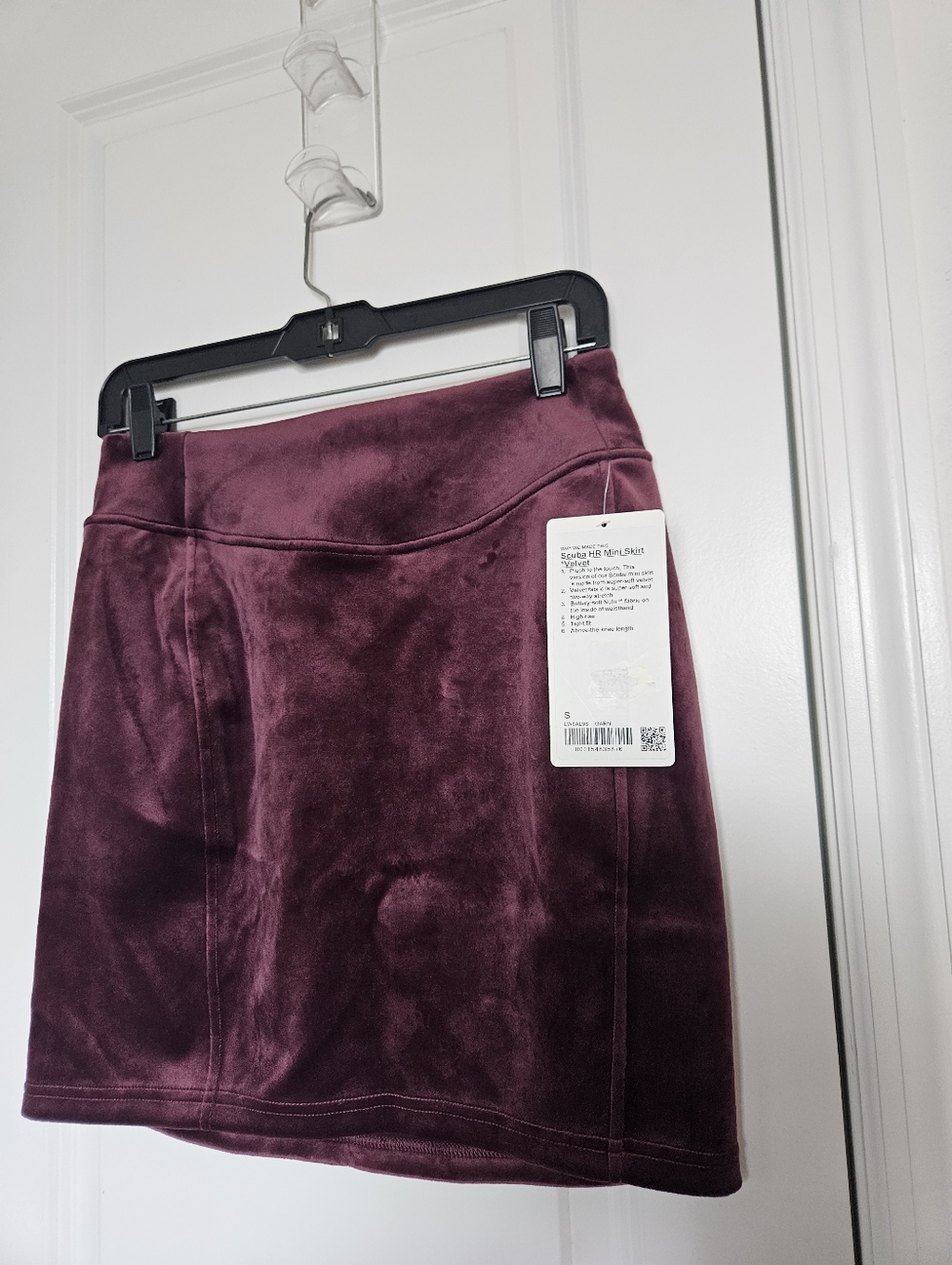 NWT Lululemon Scuba High-Rise Mini Skirt *Velvet Garnet Size Small